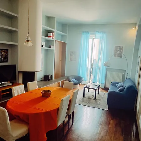 דירה Chimney House *